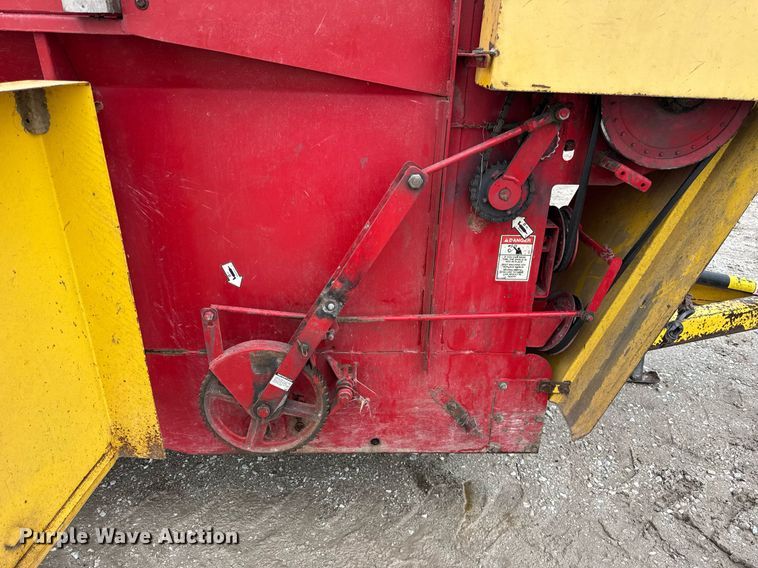 image for item DH9996 Schuler 220BF feed mixer