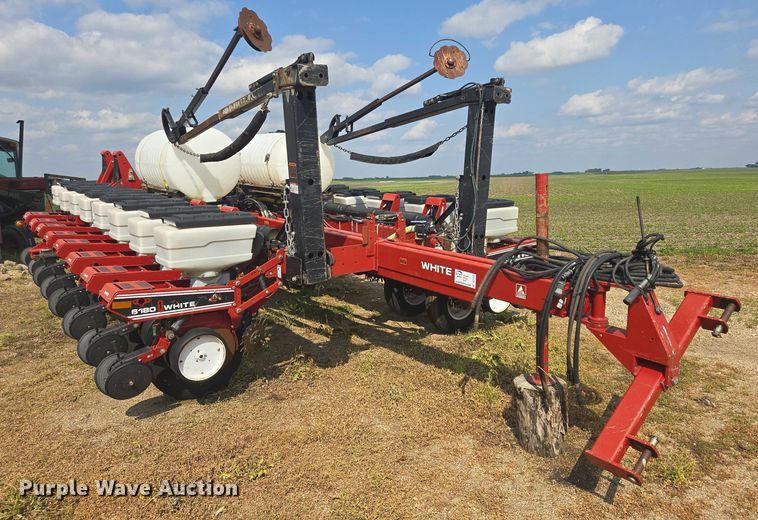 image for item DR4442 1996 AGCO White 6180 planter