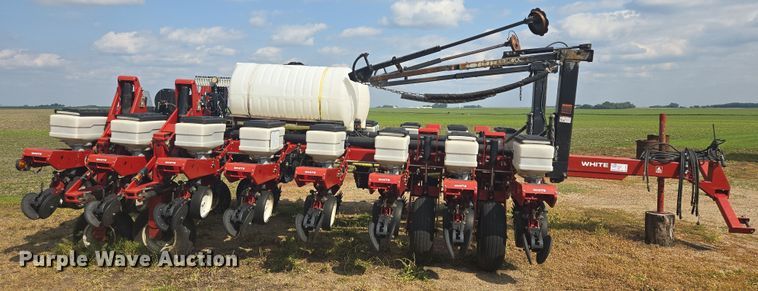 image for item DR4442 1996 AGCO White 6180 planter