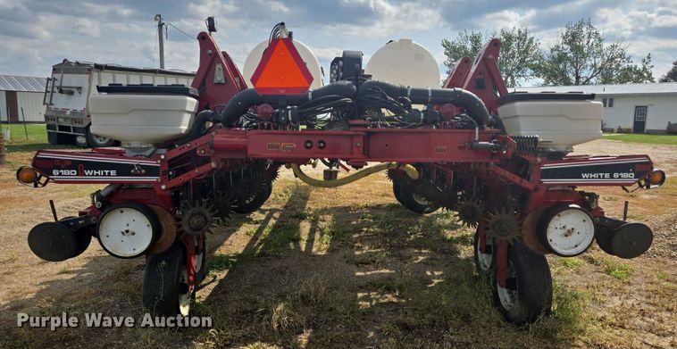 image for item DR4442 1996 AGCO White 6180 planter