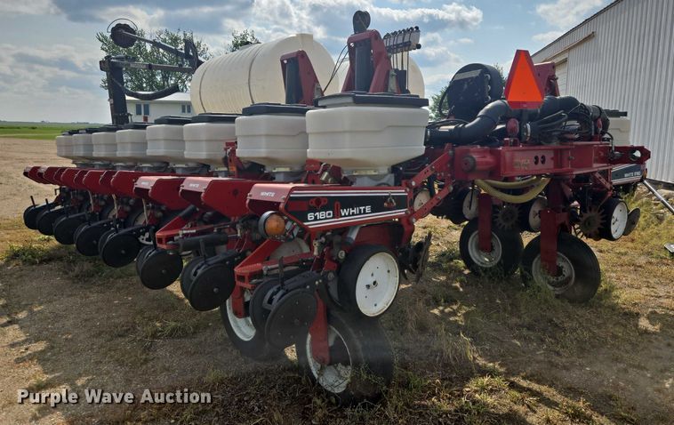 image for item DR4442 1996 AGCO White 6180 planter