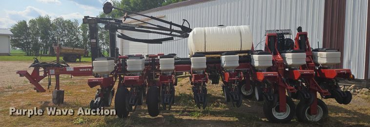 image for item DR4442 1996 AGCO White 6180 planter