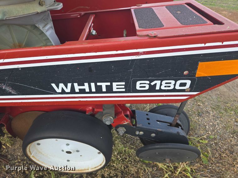 image for item DR4442 1996 AGCO White 6180 planter