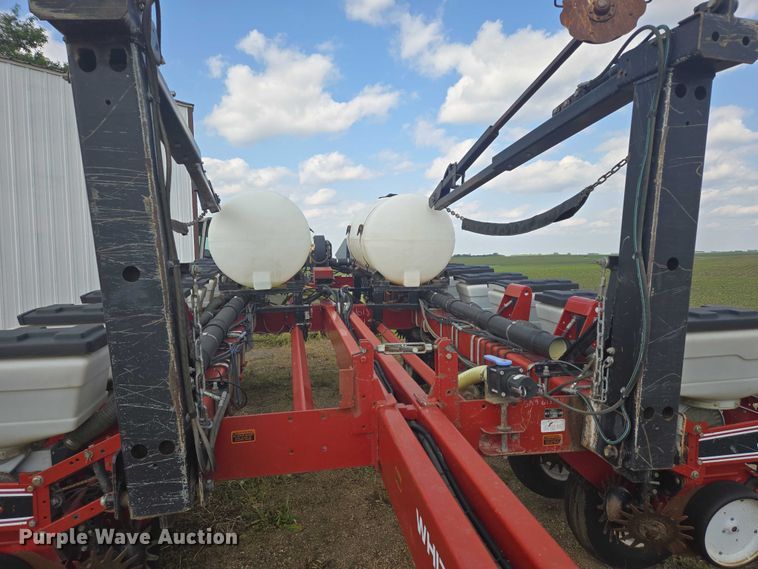 image for item DR4442 1996 AGCO White 6180 planter