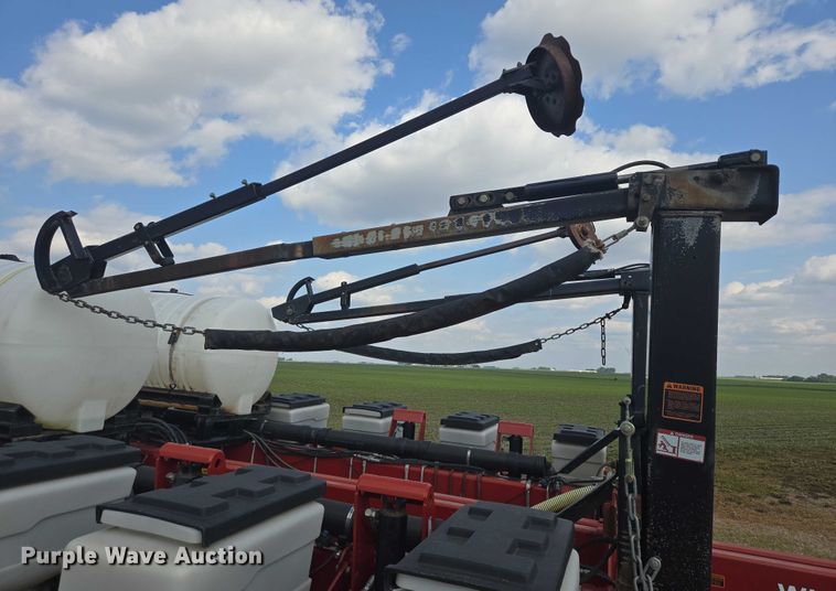 image for item DR4442 1996 AGCO White 6180 planter