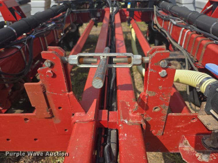 image for item DR4442 1996 AGCO White 6180 planter