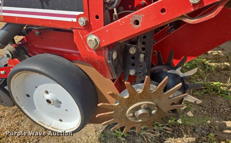 image for item DR4442 1996 AGCO White 6180 planter