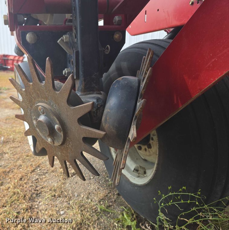 image for item DR4442 1996 AGCO White 6180 planter