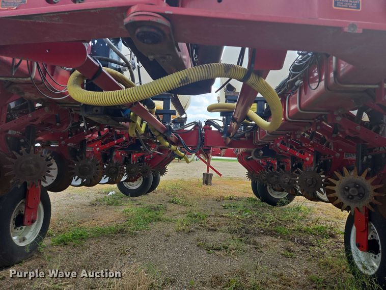 image for item DR4442 1996 AGCO White 6180 planter