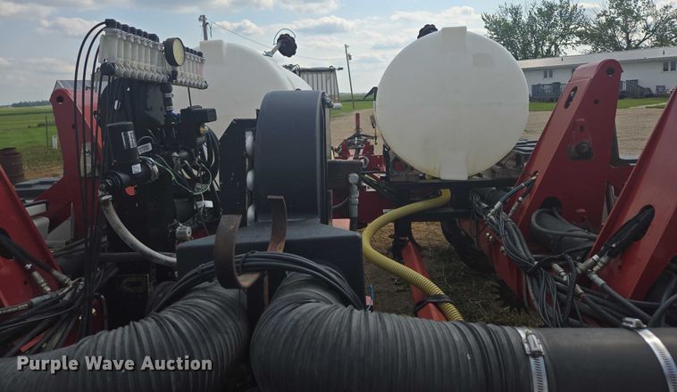 image for item DR4442 1996 AGCO White 6180 planter