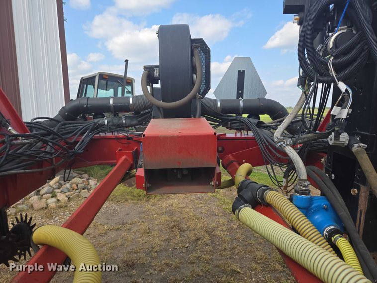 image for item DR4442 1996 AGCO White 6180 planter