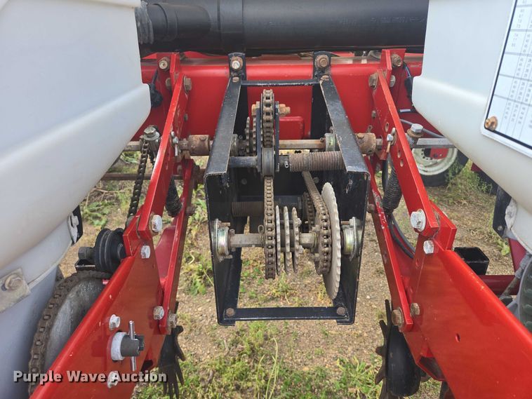 image for item DR4442 1996 AGCO White 6180 planter