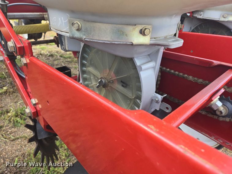 image for item DR4442 1996 AGCO White 6180 planter