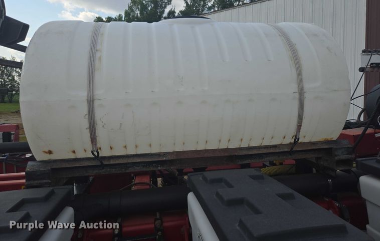 image for item DR4442 1996 AGCO White 6180 planter