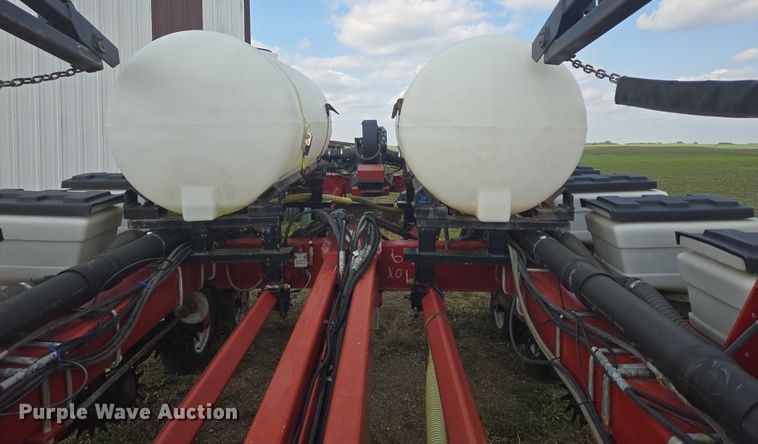 image for item DR4442 1996 AGCO White 6180 planter