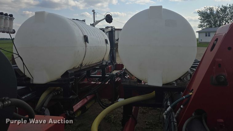 image for item DR4442 1996 AGCO White 6180 planter