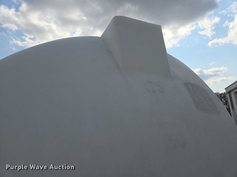 image for item DR4442 1996 AGCO White 6180 planter