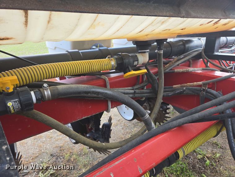 image for item DR4442 1996 AGCO White 6180 planter