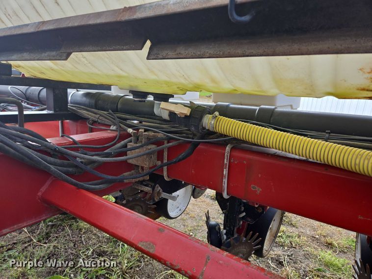 image for item DR4442 1996 AGCO White 6180 planter