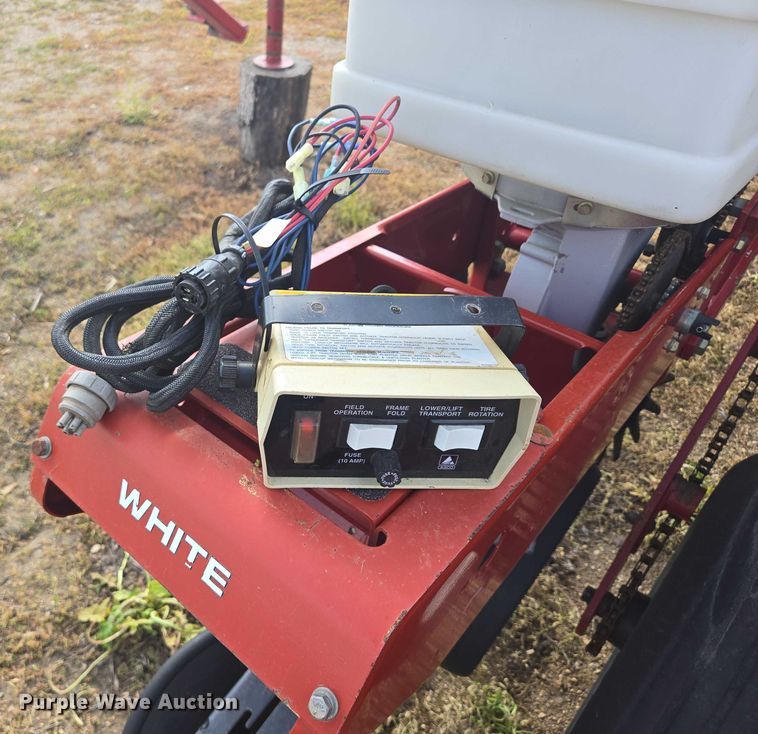 image for item DR4442 1996 AGCO White 6180 planter