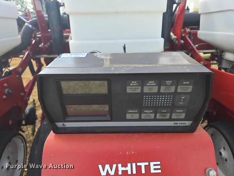 image for item DR4442 1996 AGCO White 6180 planter