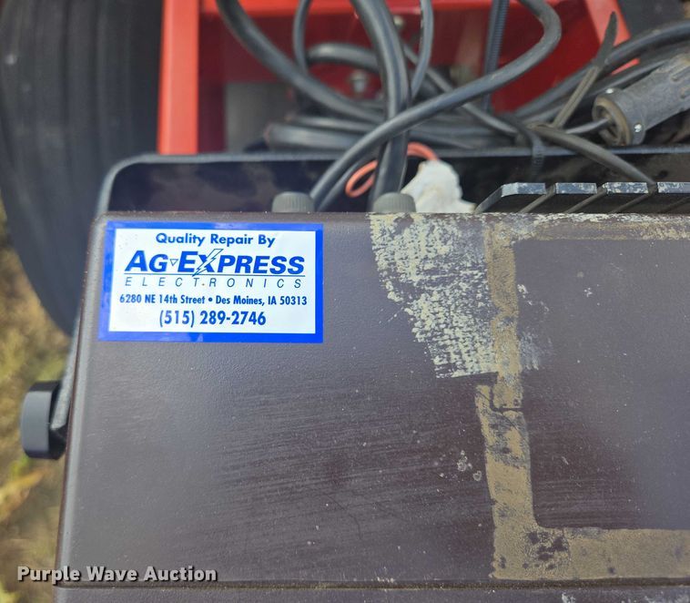 image for item DR4442 1996 AGCO White 6180 planter