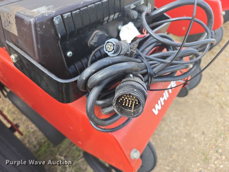 image for item DR4442 1996 AGCO White 6180 planter