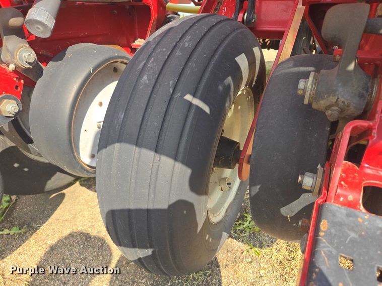 image for item DR4442 1996 AGCO White 6180 planter