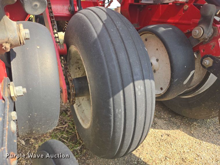 image for item DR4442 1996 AGCO White 6180 planter