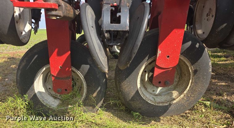 image for item DR4442 1996 AGCO White 6180 planter