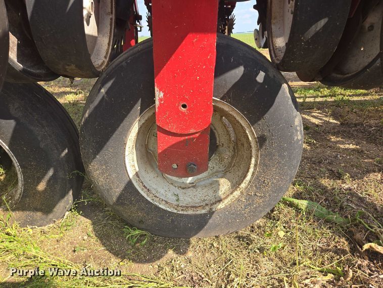 image for item DR4442 1996 AGCO White 6180 planter