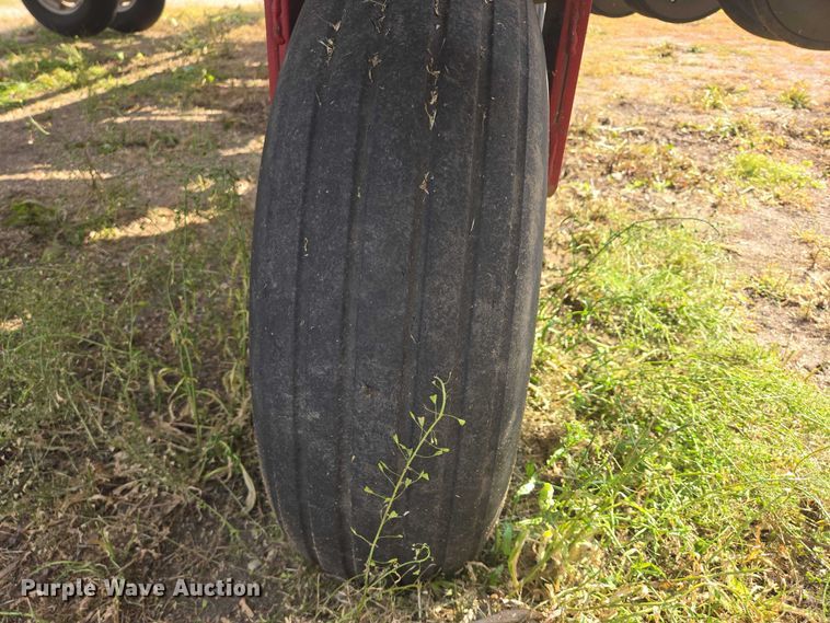 image for item DR4442 1996 AGCO White 6180 planter