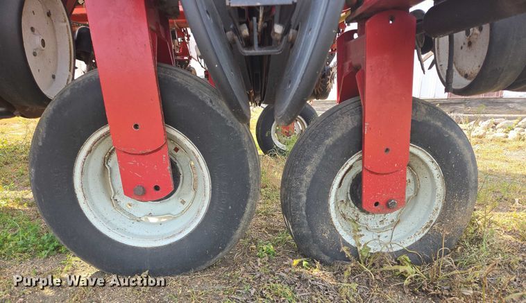 image for item DR4442 1996 AGCO White 6180 planter