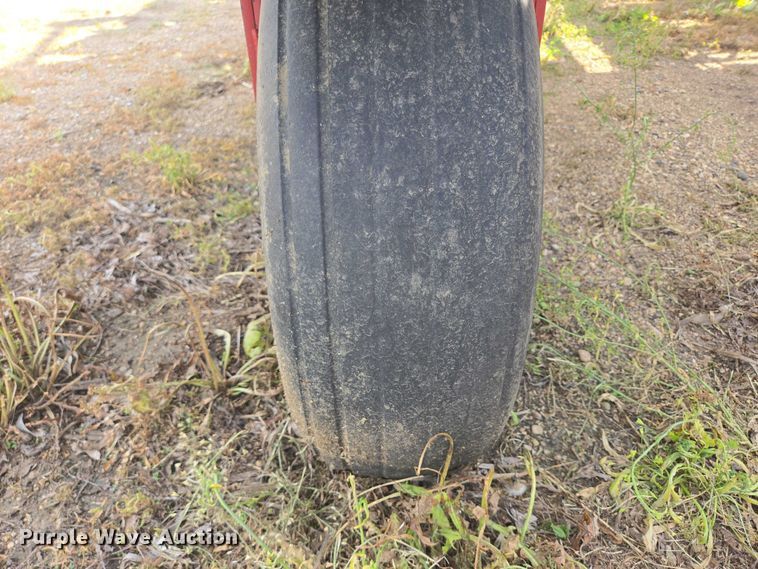 image for item DR4442 1996 AGCO White 6180 planter