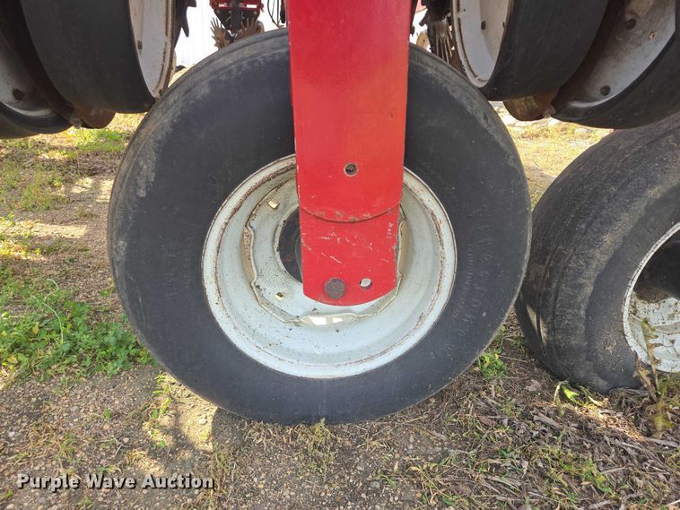 image for item DR4442 1996 AGCO White 6180 planter