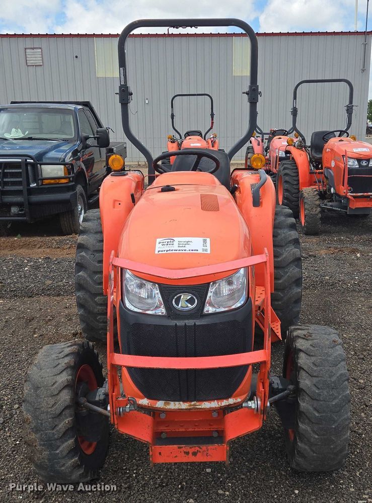 image for item DT4896 Kubota L3301D MFWD tractor