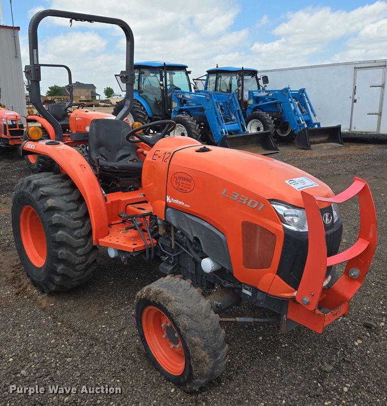 image for item DT4896 Kubota L3301D MFWD tractor