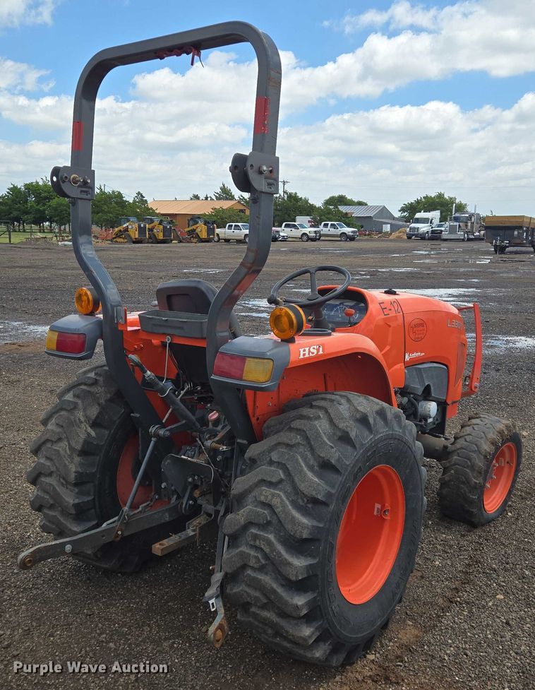 image for item DT4896 Kubota L3301D MFWD tractor