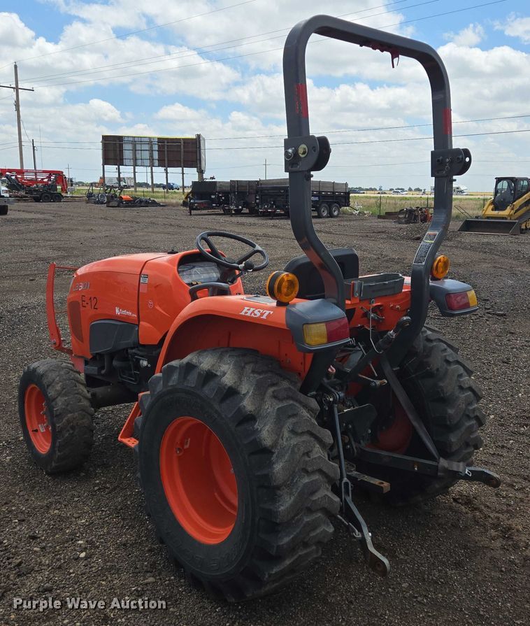 image for item DT4896 Kubota L3301D MFWD tractor
