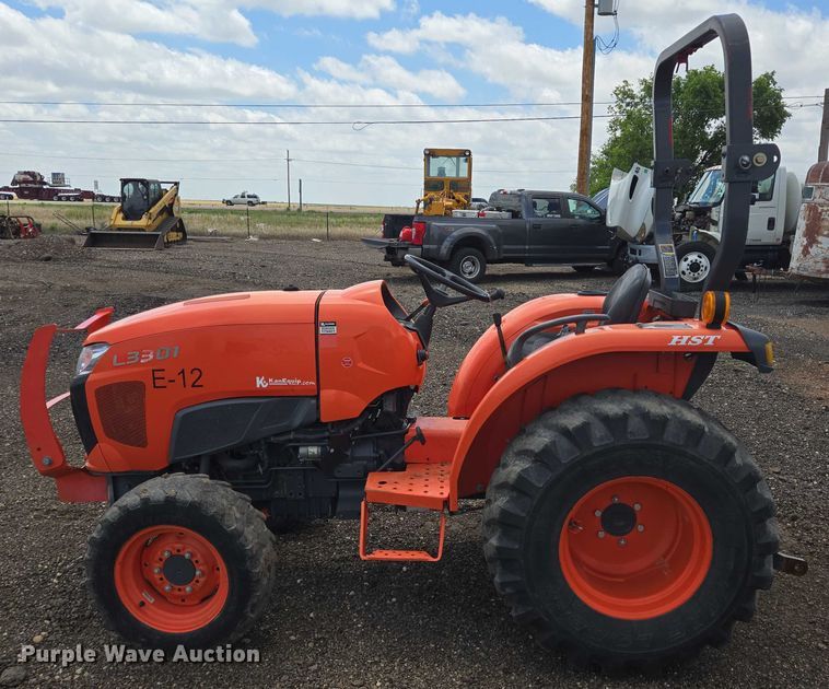 image for item DT4896 Kubota L3301D MFWD tractor