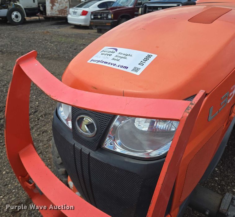 image for item DT4896 Kubota L3301D MFWD tractor