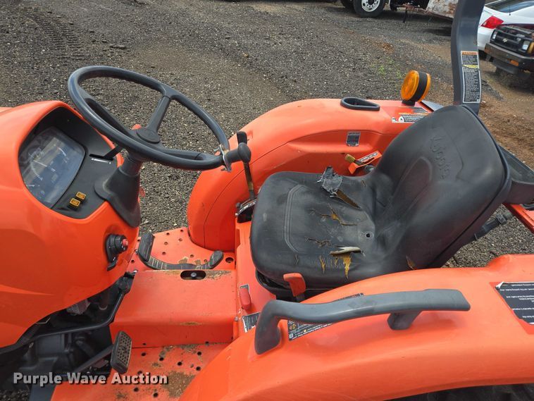 image for item DT4896 Kubota L3301D MFWD tractor