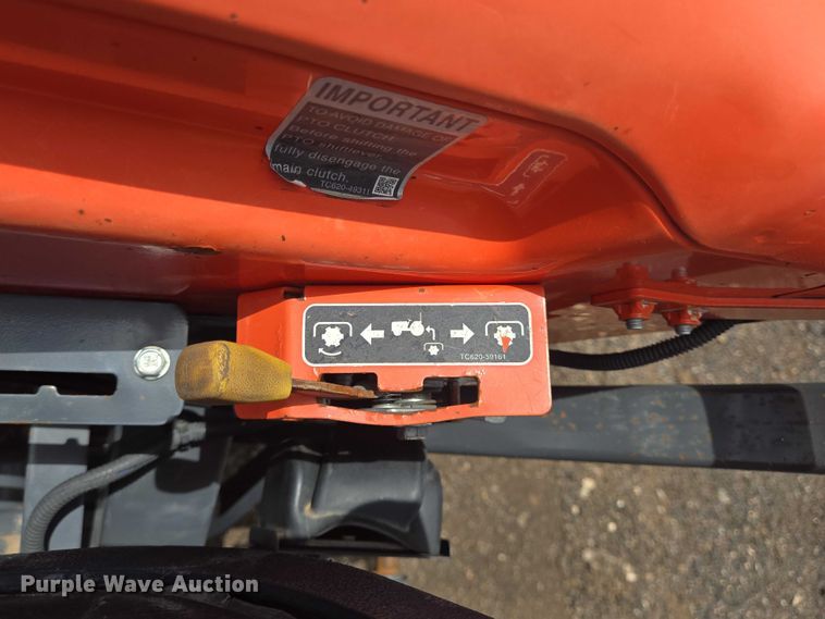 image for item DT4896 Kubota L3301D MFWD tractor