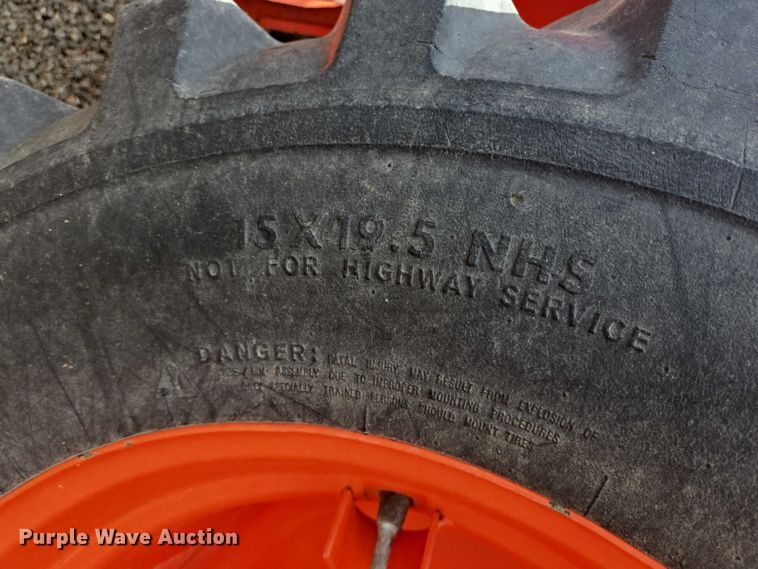 image for item DT4896 Kubota L3301D MFWD tractor