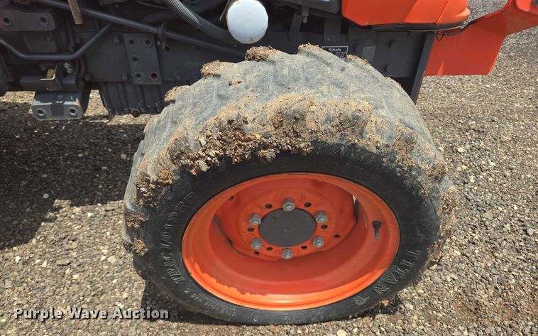 image for item DT4896 Kubota L3301D MFWD tractor