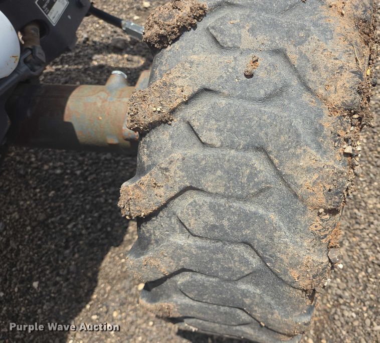 image for item DT4896 Kubota L3301D MFWD tractor