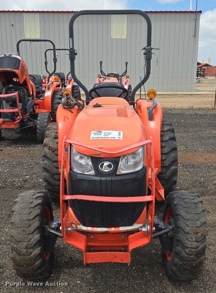 image for item DT4897 Kubota L3301D MFWD tractor