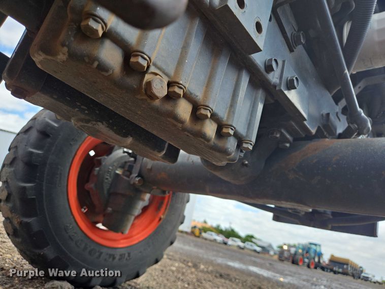 image for item DT4897 Kubota L3301D MFWD tractor