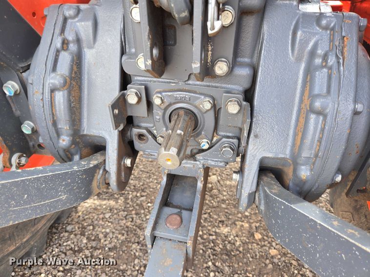 image for item DT4897 Kubota L3301D MFWD tractor