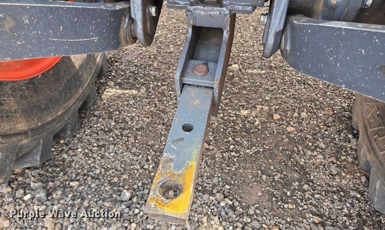 image for item DT4897 Kubota L3301D MFWD tractor